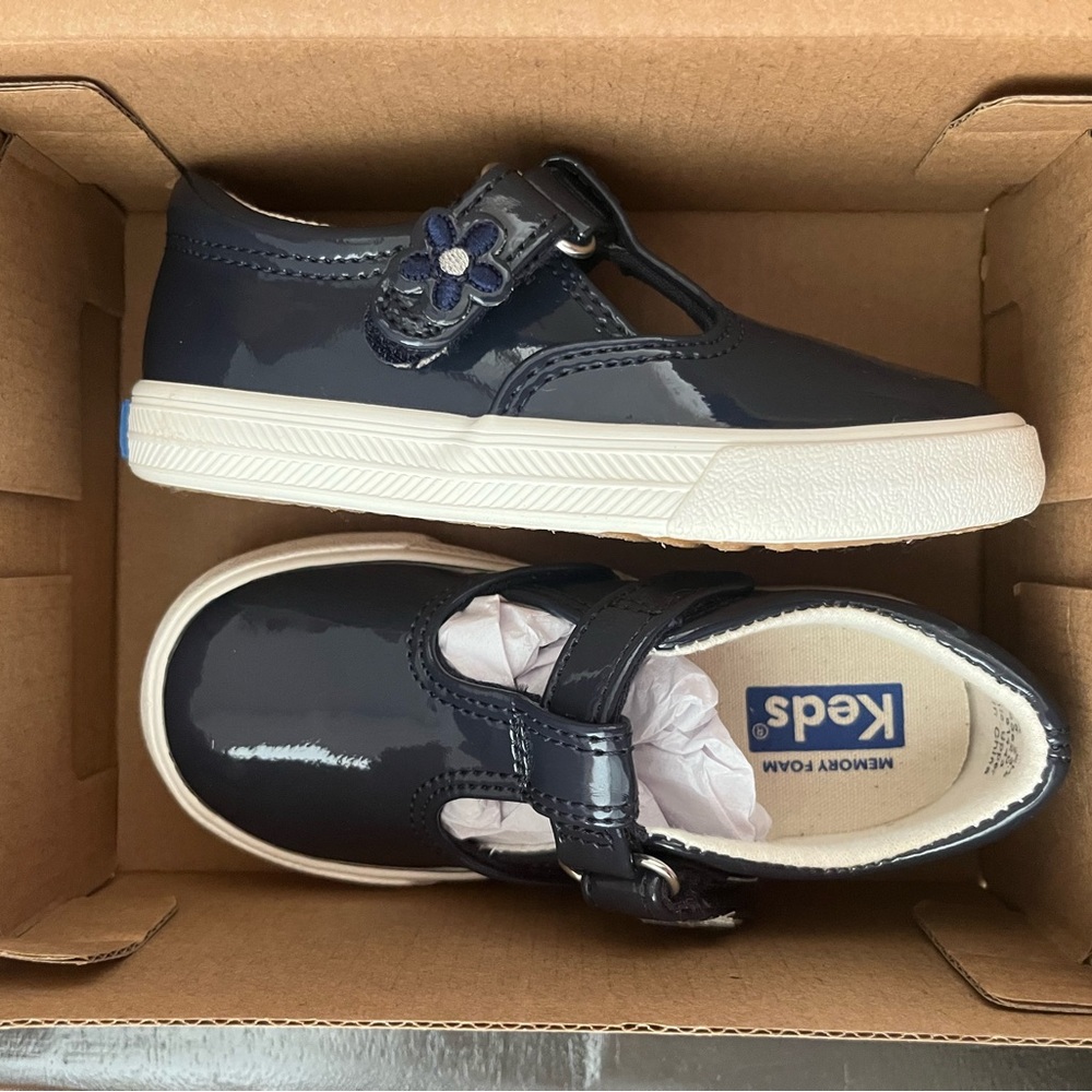 Keds Daphne Navy Patent Sneaker NEW IN BOX